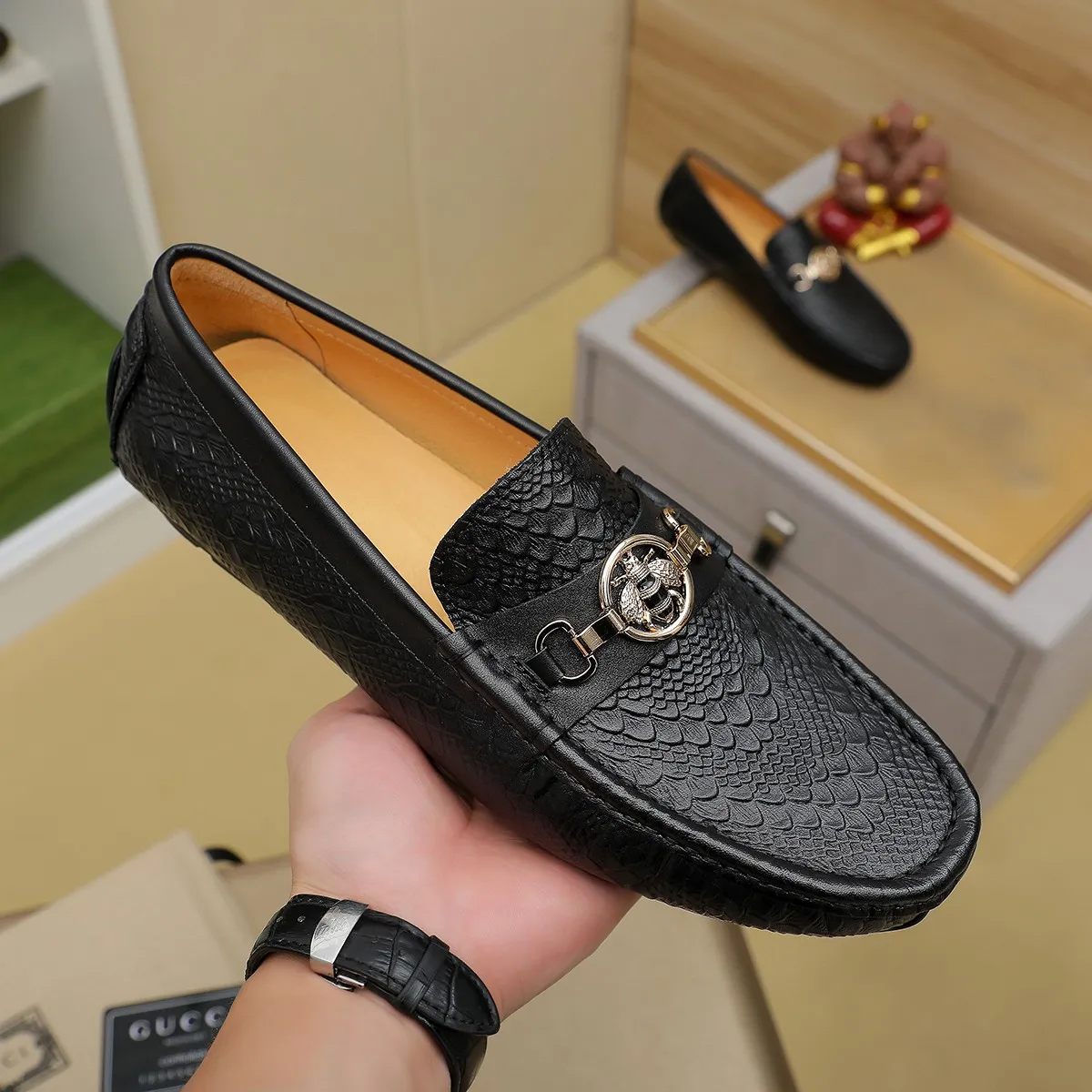 Men's shoes 💰360💰💰GUCCI Gucci official website synchronizes the latest model 🛃The upper is made of imported cowhide, 🐷leather lining, rubber outsole, 🎩🎩top-notch handcrafted workmanship with fine stitches and threads🔍definitely satisfy those perfectionist men who pursue high luxury quality 👏 Colors available! Code number 38-45 Large quantity in stock